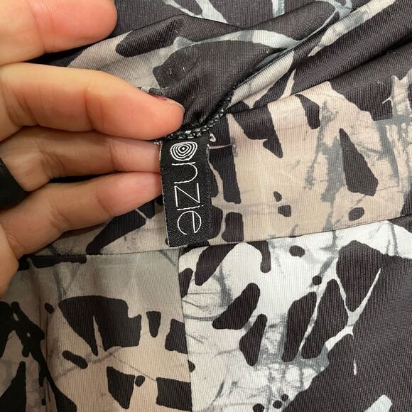 ONZIE Yoga Printed Legging Crops - Picture 3 of 5